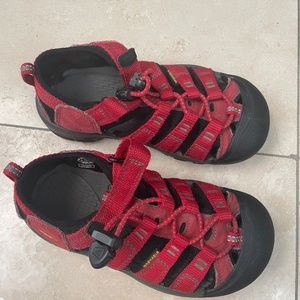 Red Sandals kids